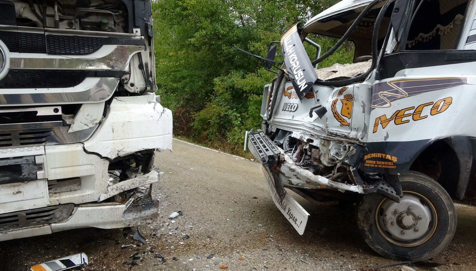 kastamonuda iki kamyon kafa kafaya carpisti 2 yarali Iz1UKlCq