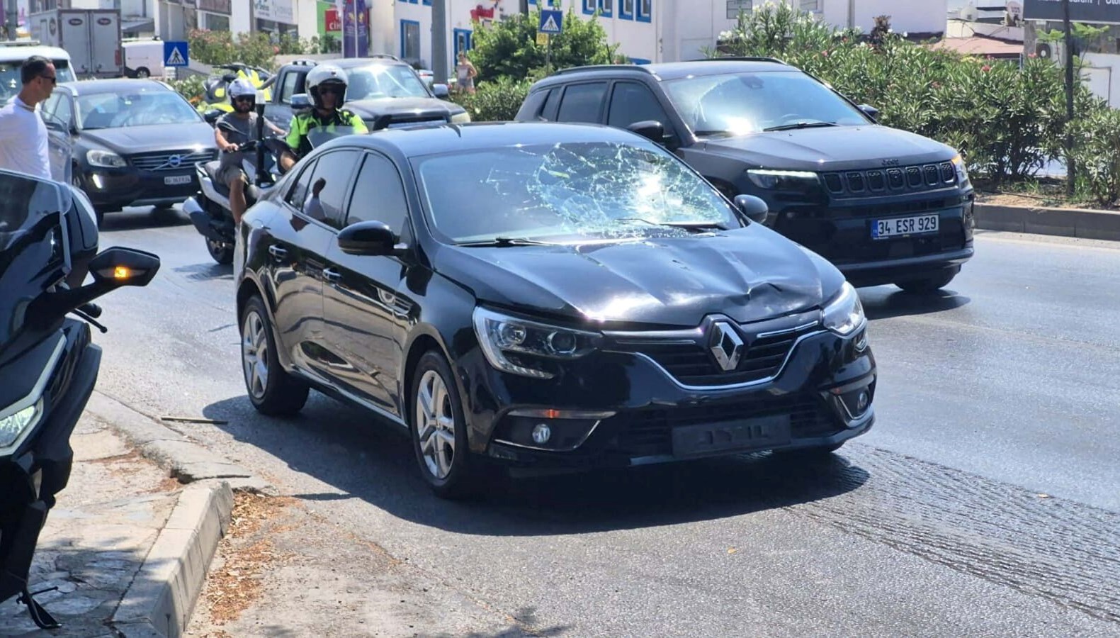 otomobilin carptigi yaya oldu JZ4NUzkZ