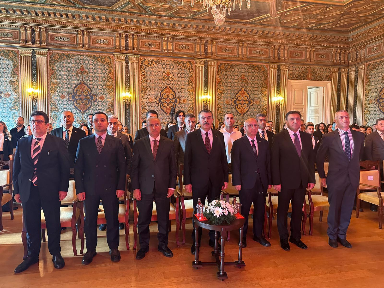 Eğitimciler asli işlerini unutmadan insana odaklanmalı