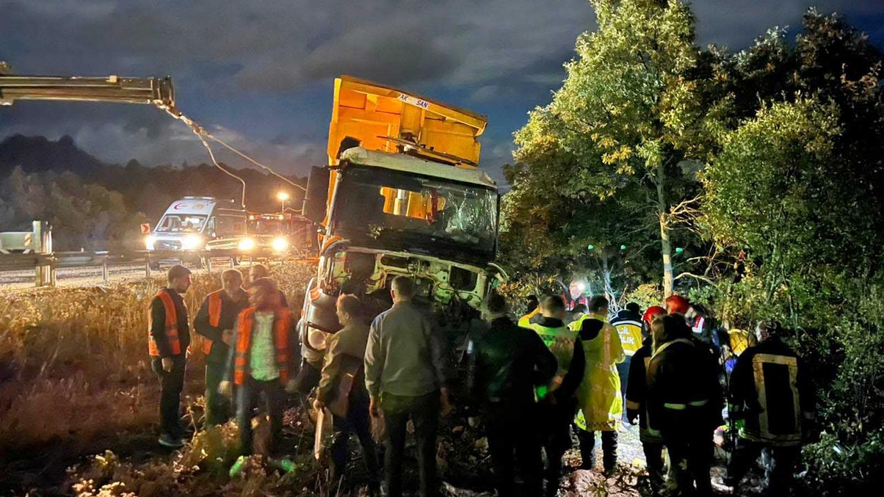 konyada feci kaza 2 kisi oldu 1 kisi yaralandi rpabA9Su