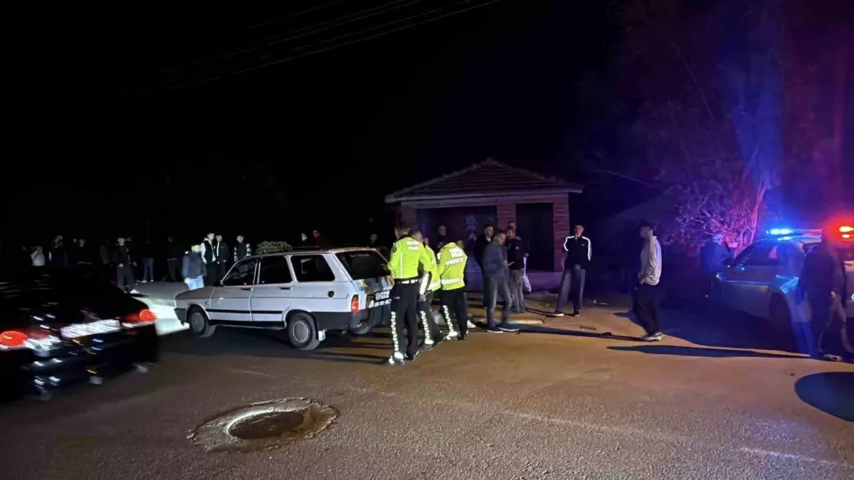 tokatta motosiklet ile otomobil carpisti 2 yarali JicdYxb3.jpg