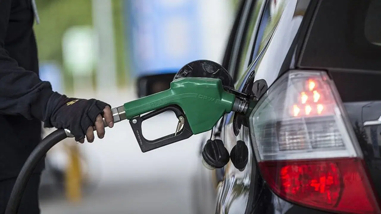 Akaryakıtta tabela yine değişti: Benzine zam! 15 Kasım 2025 güncel motorin ve benzin fiyatları…