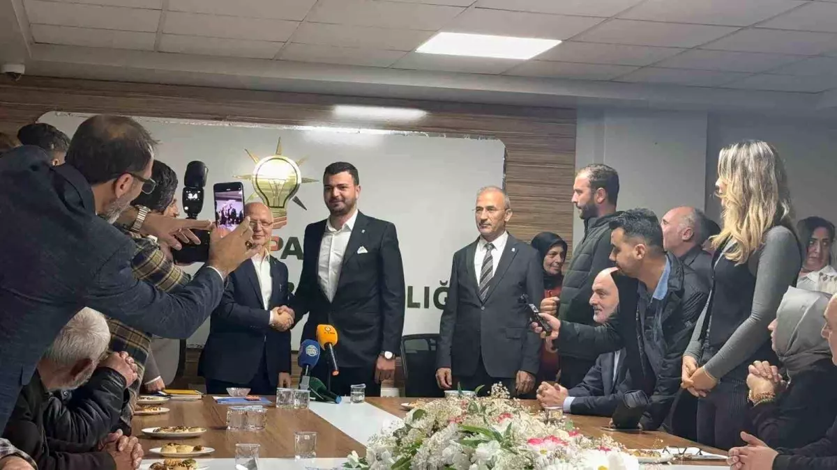 Bursa Gemlik’te AK Parti’ye 800 Yeni Üye Katıldı