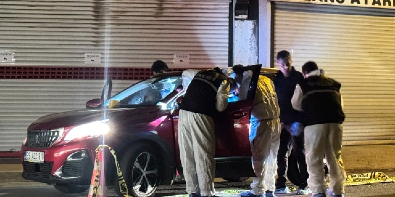 Büyükçekmece’de şüpheli tartıştığı 3 arkadaşını vurdu: 2 ölü 1 ağır yaralı