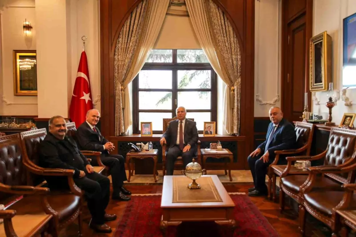 duzce heyeti trabzonda onemli ziyaretlerde bulundu c3Cw427s.jpg