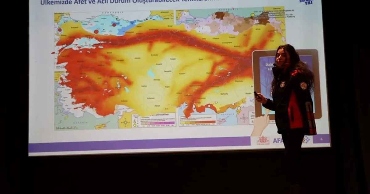 İstanbul Maltepe’de çocuklara uygulamalı afet eğitimi