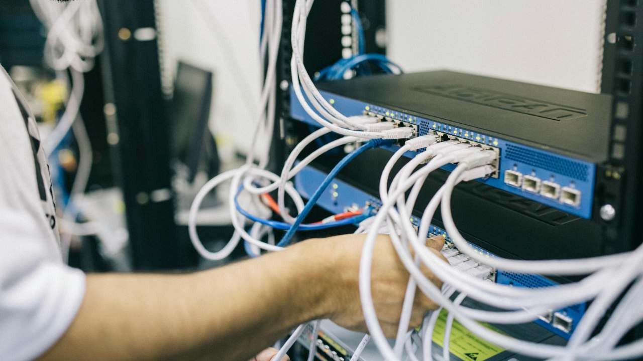 teknoloji devi yil sonuna kadar binlerce kisiyi isten cikaracak PYFXwzEN.jpg