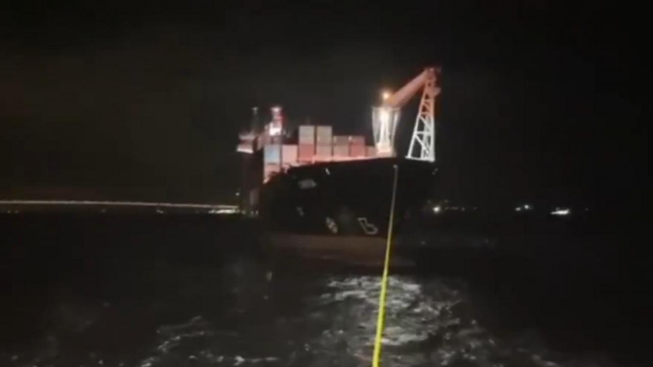 Çanakkale Boğazı’nda gemi arızalandı: Akıntı ile sürüklendi!