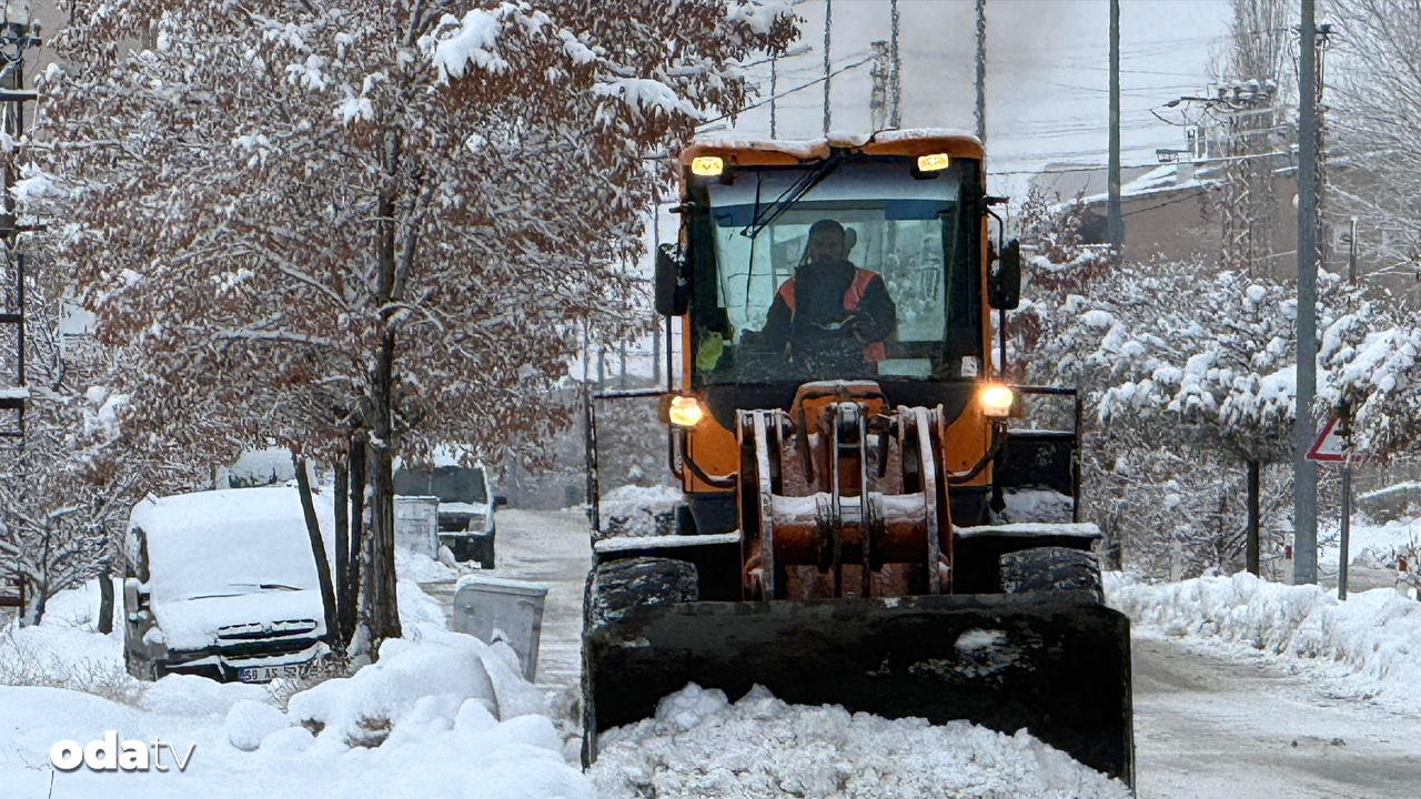 Van ve Hakkari’de tipi… 172 yerleşim yerine ulaşım sağlanamıyor