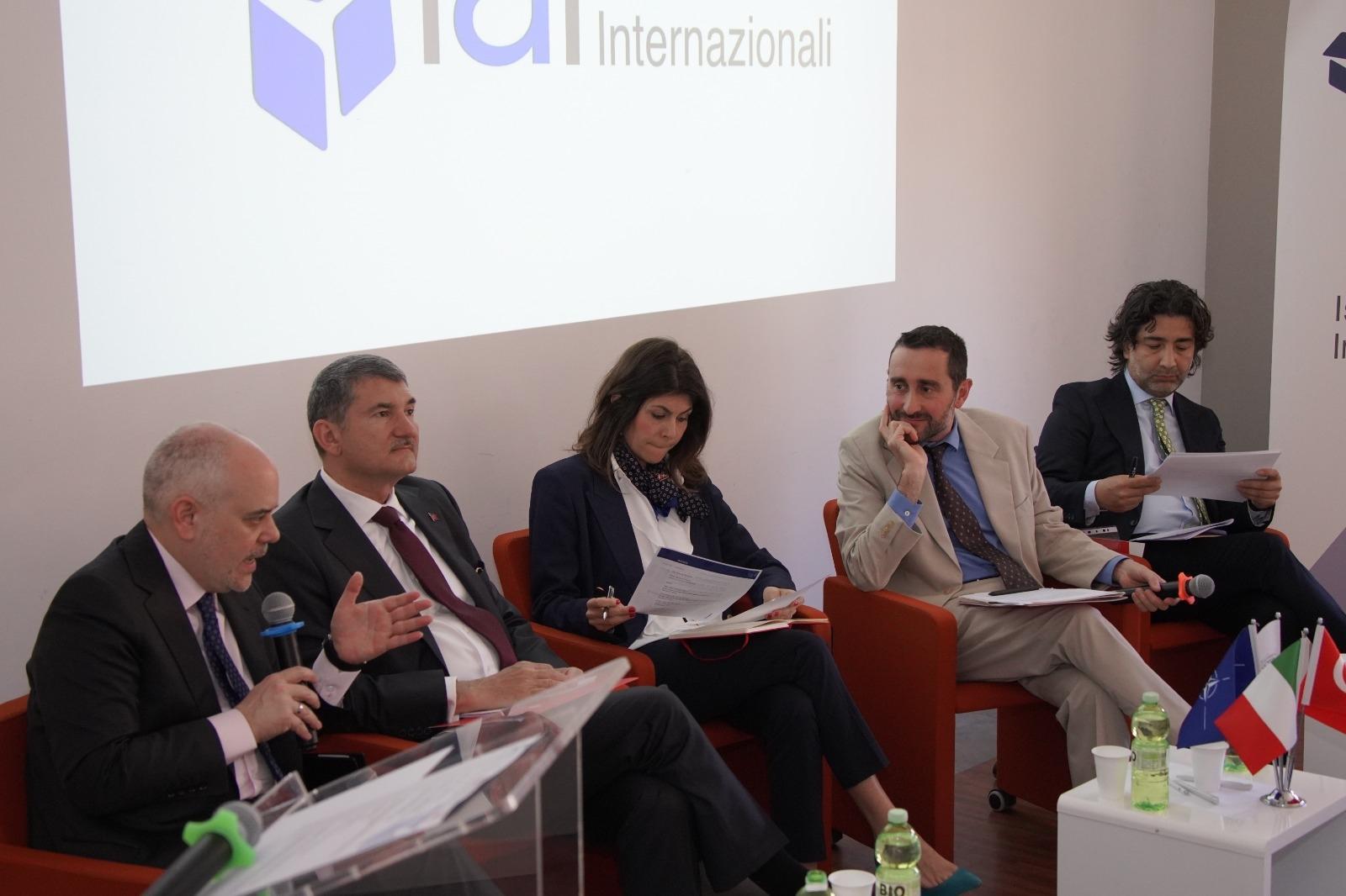 romada-ankara-nato-zirvesi-ekseninde-ittifakin-guney-kanadi-paneli-duzenlendi-fhOaPGuX